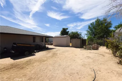 Exterior - 14078 Choco, Apple Valley, CA 92307 photo 5 of 7