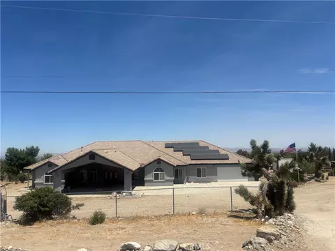 1220 Smoke Tree, Pinon Hills, CA 92372
