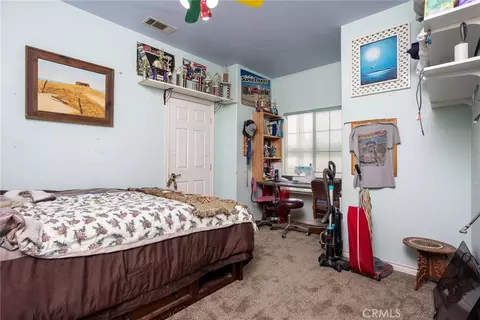 Bedroom - 1220 Smoke Tree, Pinon Hills, CA 92372 photo 2 of 3
