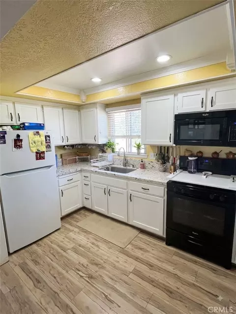 Kitchen - 15893 Arbury, Hesperia, CA 92345 photo 1 of 1