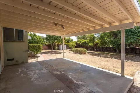 Exterior - 237 W Van Koevering St, Rialto, CA 92376 photo 10 of 10