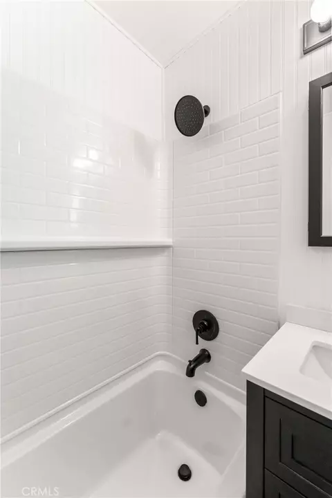 Bath - 237 W Van Koevering St, Rialto, CA 92376 photo 2 of 3