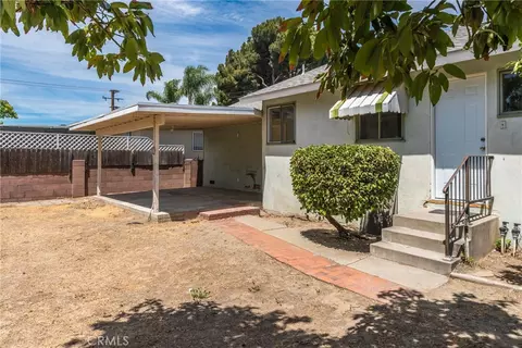 Exterior - 237 W Van Koevering St, Rialto, CA 92376 photo 9 of 10
