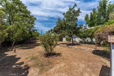 Exterior - 237 W Van Koevering St, Rialto, CA 92376 photo 5 of 10