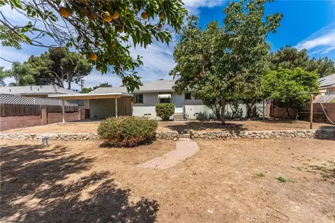 Exterior - 237 W Van Koevering St, Rialto, CA 92376 photo 7 of 10