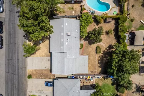 View/Area - 237 W Van Koevering St, Rialto, CA 92376 photo 2 of 6