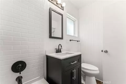 Bath - 237 W Van Koevering St, Rialto, CA 92376 photo 3 of 3