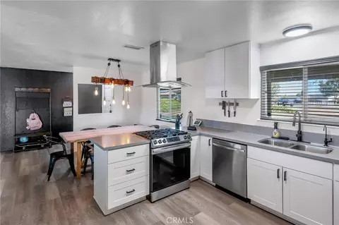 Kitchen - 21011 Valencia, Apple Valley, CA 92308 photo 1 of 1