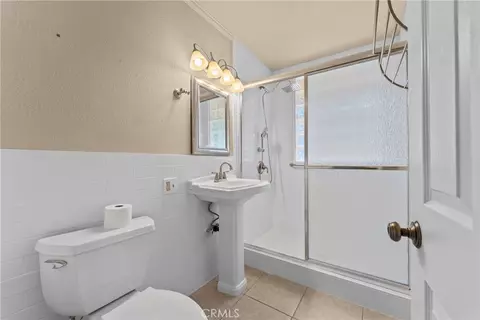 Bath - 40462 Dutton St, Beaumont, CA 92223 photo 1 of 3