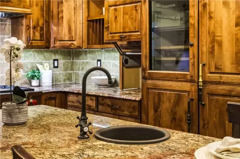 Kitchen - 155 Malcolm Dr, Pasadena, CA 91105 photo 3 of 11