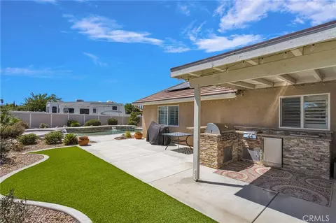 Exterior - 18155 Dunkirk St, Hesperia, CA 92345 photo 13 of 19