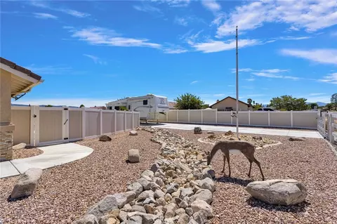 Exterior - 18155 Dunkirk St, Hesperia, CA 92345 photo 8 of 19