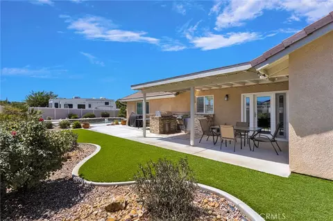 Exterior - 18155 Dunkirk St, Hesperia, CA 92345 photo 12 of 19