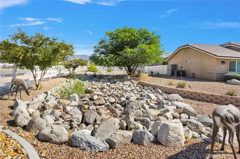 Exterior - 18155 Dunkirk St, Hesperia, CA 92345 photo 7 of 19