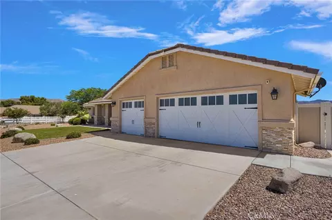 Exterior - 18155 Dunkirk St, Hesperia, CA 92345 photo 10 of 19