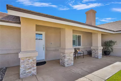 Exterior - 18155 Dunkirk St, Hesperia, CA 92345 photo 5 of 19