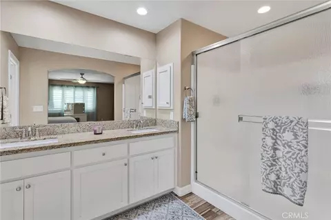 Bath - 18155 Dunkirk St, Hesperia, CA 92345 photo 2 of 4