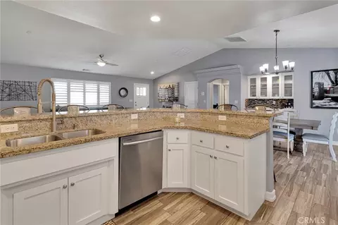 Kitchen - 18155 Dunkirk St, Hesperia, CA 92345 photo 4 of 4