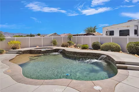 Exterior - 18155 Dunkirk St, Hesperia, CA 92345 photo 16 of 19