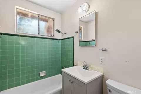 Bath - 1016 Webster, Redlands, CA 92374 photo 1 of 2