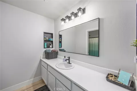 Bath - 913 Condor, Barstow, CA 92311 photo 1 of 2