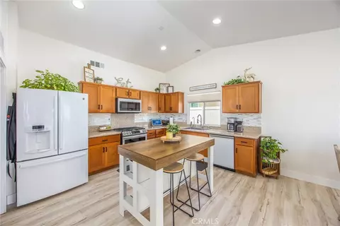 Kitchen - 913 Condor, Barstow, CA 92311 photo 1 of 2