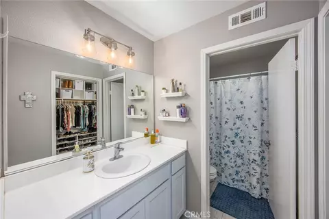 Bath - 913 Condor, Barstow, CA 92311 photo 2 of 2