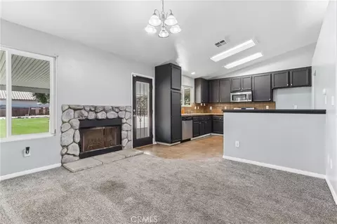 Living - 15655 Cheyenne, Hesperia, CA 92345 photo 6 of 6