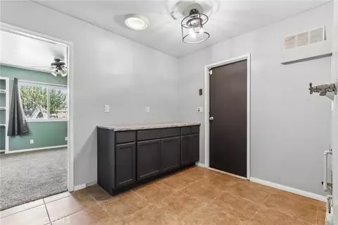 Entry Way - 15655 Cheyenne, Hesperia, CA 92345 photo 2 of 4