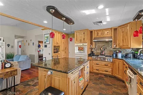 Kitchen - 9257 Devon, Rancho Cucamonga, CA 91730 photo 2 of 3