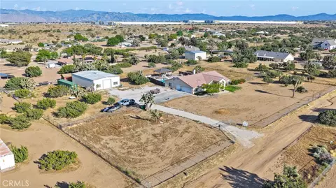 View/Area - 8755 Kittering, Oak Hills, CA 92344 photo 3 of 10
