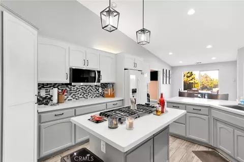 Kitchen - 8755 Kittering, Oak Hills, CA 92344 photo 2 of 4