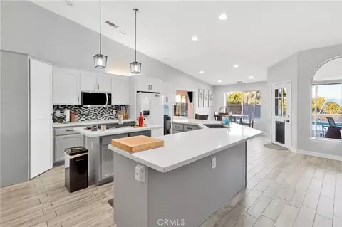 Kitchen - 8755 Kittering, Oak Hills, CA 92344 photo 1 of 4