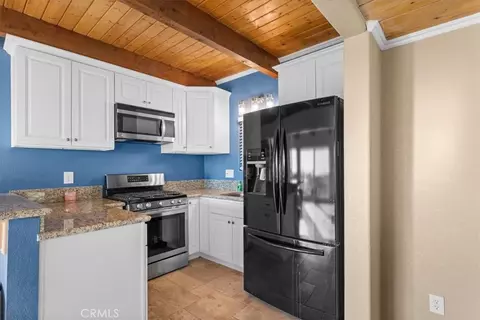 Kitchen - 2190 Tank Rd, Running Springs, CA 92382 photo 1 of 2