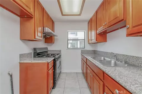 Kitchen - 965 E Del Mar Blvd #4, Pasadena, CA 91106 photo 2 of 3
