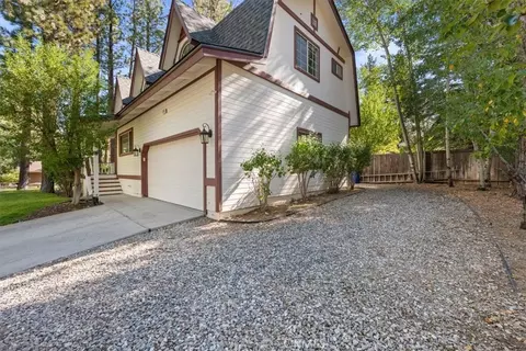 Exterior - 416 Pineview, Big Bear City, CA 92314 photo 5 of 10