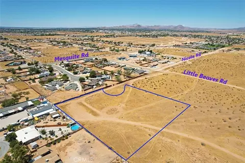 32 Nicola Rd, Apple Valley, CA 92308