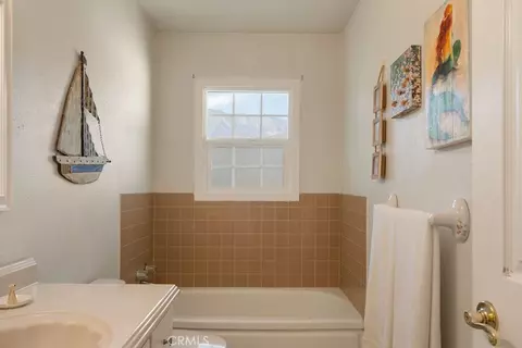 Bath - 8671 La Vine, Rancho Cucamonga, CA 91701 photo 1 of 2
