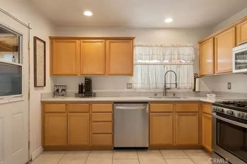 Kitchen - 8671 La Vine, Rancho Cucamonga, CA 91701 photo 2 of 3