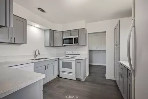 Kitchen - 548 Etiwanda, Rialto, CA 92376 photo 3 of 3