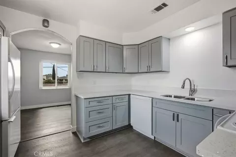 Entry Way - 548 Etiwanda, Rialto, CA 92376 photo 2 of 4
