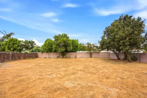 Exterior - 548 Etiwanda, Rialto, CA 92376 photo 5 of 9