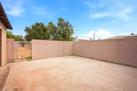 Exterior - 548 Etiwanda, Rialto, CA 92376 photo 7 of 9