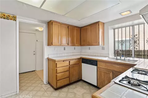 Kitchen - 1543 Keepsake Ln, Perris, CA 92571 photo 1 of 4