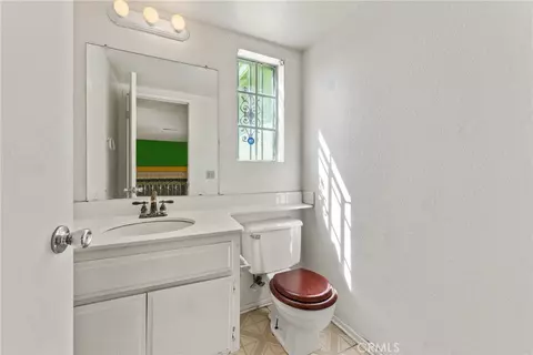 Bath - 1543 Keepsake Ln, Perris, CA 92571 photo 1 of 5