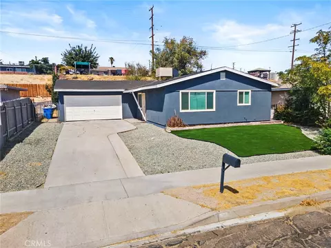 Exterior - 700 Patricia Ave, Barstow, CA 92311 photo 4 of 9