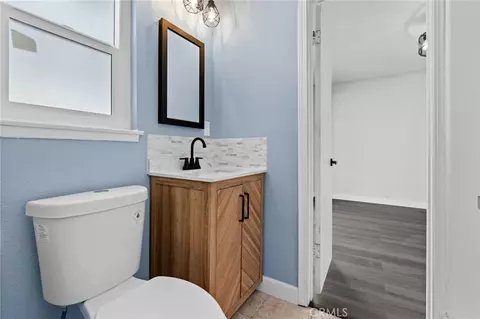Bath - 700 Patricia Ave, Barstow, CA 92311 photo 1 of 4