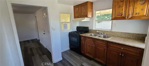 Entry Way - 939 E D St, Ontario, CA 91764 photo 2 of 2