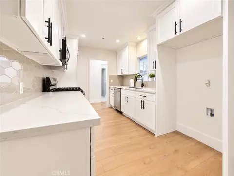 Entry Way - 554 W Verness St, Covina, CA 91723 photo 2 of 2