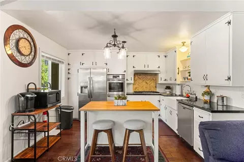 Kitchen - 1966 Oakleaf Ct, Running Springs, CA 92382 photo 2 of 5